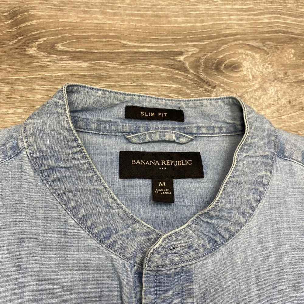 Banana Republic Slim Fit Chambray Band‎ Collar Shirt Mens Medium Blue